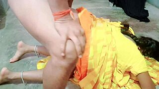 Desi bhabhi spreads pussy lips for devar's hungry tongue dive.