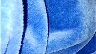 I pound my girlfriend's pussy sideways bareback till she squirts!