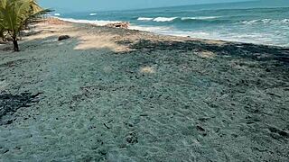 guide fucks lost beach chica's big ass hard!