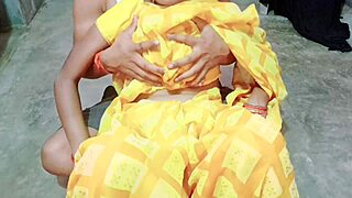 Desi bhabhi spreads pussy lips for devar's hungry tongue dive.