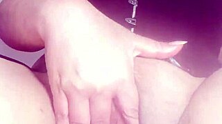 Mi madrastra takes cash to masturbate fat ass and pussy screaming my name in bed