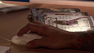 Toužím po prděli s tím maskovaným chlapem k operním výkřikům Jenny Lee