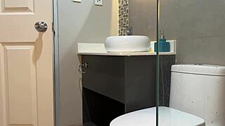 after her sweaty gym workout she pees in tight clothes