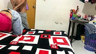 hey dude en el transporte publico tambien se liga con esta latina mostrando su culo 😏🍑