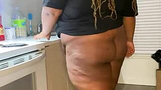 What Happens When Kitchen Quickie Turns into Wet Pussy Licking?