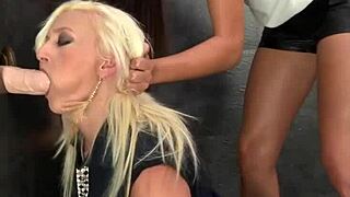 lesbians go wild sucking gloryhole cocks 😍💦