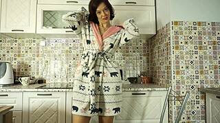 brunette milf's solo kitchen playtime