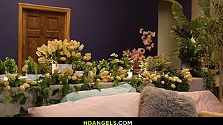 romantic indoor picnic turns into hot lesbian pussy licking 😍👅