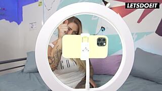 Whoa, cam girl Mia Blow craves BBC in horny hostel show!! 🍆🔥