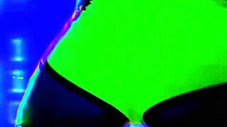 Wow, la more linda shakes her sexy latina teen ass while dancing provocatively!