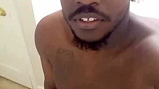 look at my ass mirror selfie while i cum hard solo