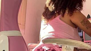 curvy chubby bbw releases big farts while focused on her computer screen