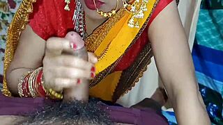 Bahuu sneaks into sasur's room for dirty Hindi talk fuck