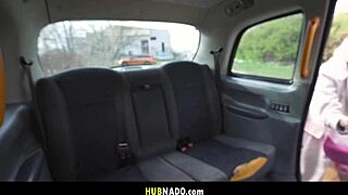 Jen nejlepší kamarádky? Emily Pink a Mellany Lapiedra v šílené trojce