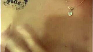 minha secretaria do anal... ela foi logo pro patrão pornô e levou rola monstra na garganta gagging!!