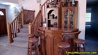 Eh t'as chopé Ms Paris Rose salope en chaleur à l'hôtel tu veux baiser sa chatte trempée ?