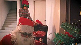 guy sneaks away from mama noel for christmas eve hookup