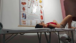 Gynecologist fingers ass then fucks wet patient in hospital exam