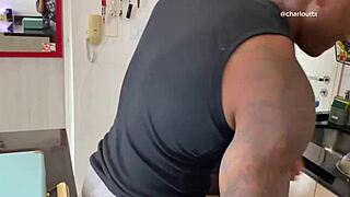 Gordinha safada calls muscular guy to fix her horny plump pussy craving