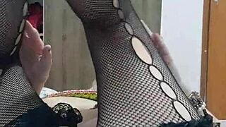 Blonde milf spreads big pussy lips for ten minutes straight