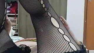 Blonde milf spreads big pussy lips for ten minutes straight