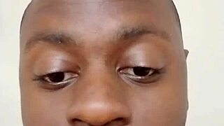 mmm back at it masturbating shaved myself 😏