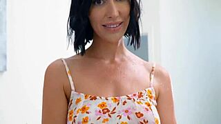 does stepmom venus valencia crave cheating with sons friend?