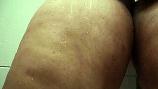 big ass latina fingers pussy in steamy shower