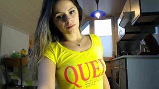 A teen girl named sexydea shares her solo webcam performance from home