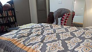 skinny college girl scarlet datz screams through brutal sofa anal casting