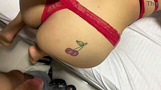 mi PADRASTO ENTRA a mi habitación para TENER SEXO conmigo mientras solos en casa