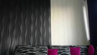 horny teen in leggings shakes big ass during sweaty workout 🔥🍑