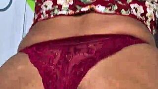 oh wow those moray eels stares are so captivatin they got me mesmerized bad