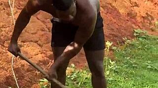 PATROA GOSTOSA catches PEDREIRO jerking BBC and gives WET PUSSY raw