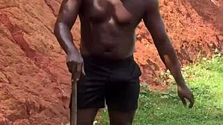 PATROA GOSTOSA catches PEDREIRO jerking BBC and gives WET PUSSY raw