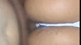 meu namorado me fodeu tão forte que esguichei o quarto todo e ele encheu minha buceta de porra