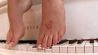 bro, johnny sins' huge cock destroys brooke's tiny pussy!