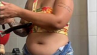 Zipper down in live show flashing big wet pussy dying for your thick cock inside me?