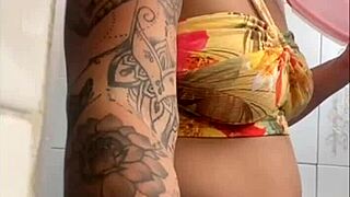 Zipper down in live show flashing big wet pussy dying for your thick cock inside me?