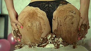 crush cake on my perfect ass!