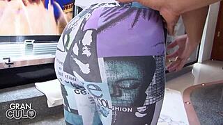 Does big dick stranger make Colombian teen Vick Valencia scream in passion?