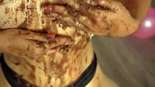 crush cake on my perfect ass!