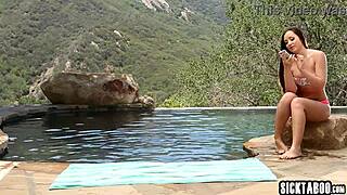 sexy kendra lust licks lola foxx wet pussy in lesbian action