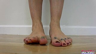 ever watched an inked brunette like kali ryder deep rim that hard cock before swallowing it?