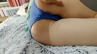 damn that pregnant wife's pussy creampie made her scream with orgasm