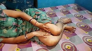 Sexy Bhabhi Shows Nude Body Big Boobs and Cute Pussy