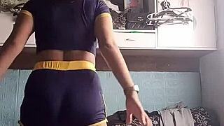 Petite sexy athletic asian babe in tight shorts does exotic fitness workout