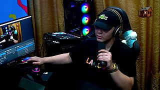 daniely and patricia kiss during podcast