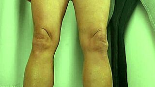 br**lette in cabin d'essayage public outdoor monster cock handjob naked flashing amateurs