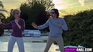 uhh karate stepmom's ass gettin fucked so hard by young cock